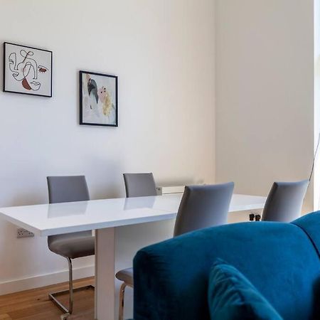 Stunning New 3 Bdr Duplex Wbalcony, East London Apartment Exterior foto