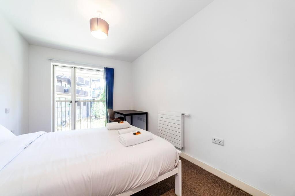 Stunning New 3 Bdr Duplex Wbalcony, East London Apartment Exterior foto